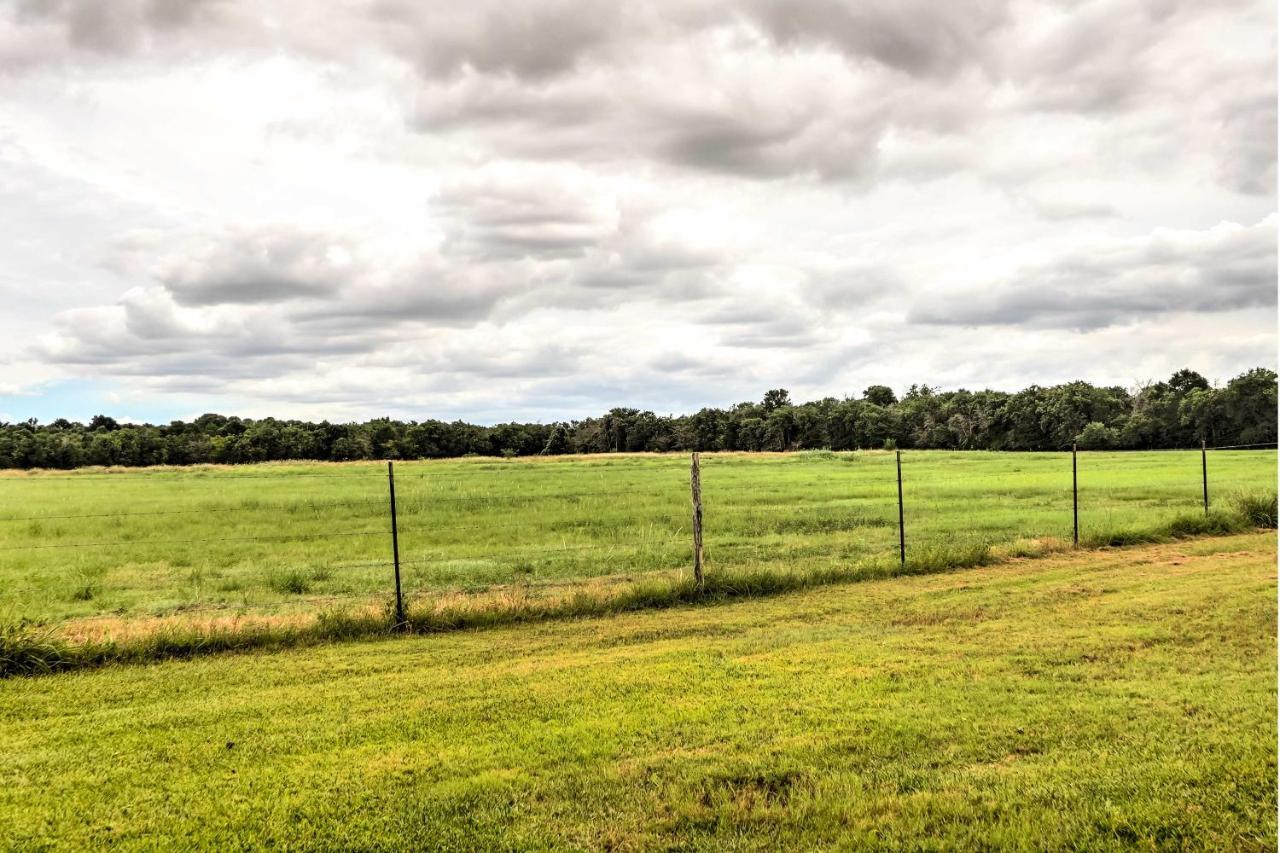 Carmine Cottage With Porch On Beautiful 60-Acre Farm Luaran gambar